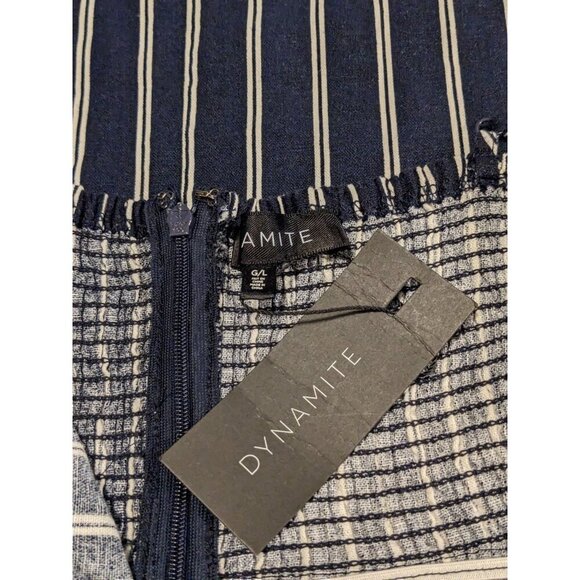 Dynamite Linen Blend Dress Size Large Black White Stripes Knot Front Sundress - Picture 7 of 9